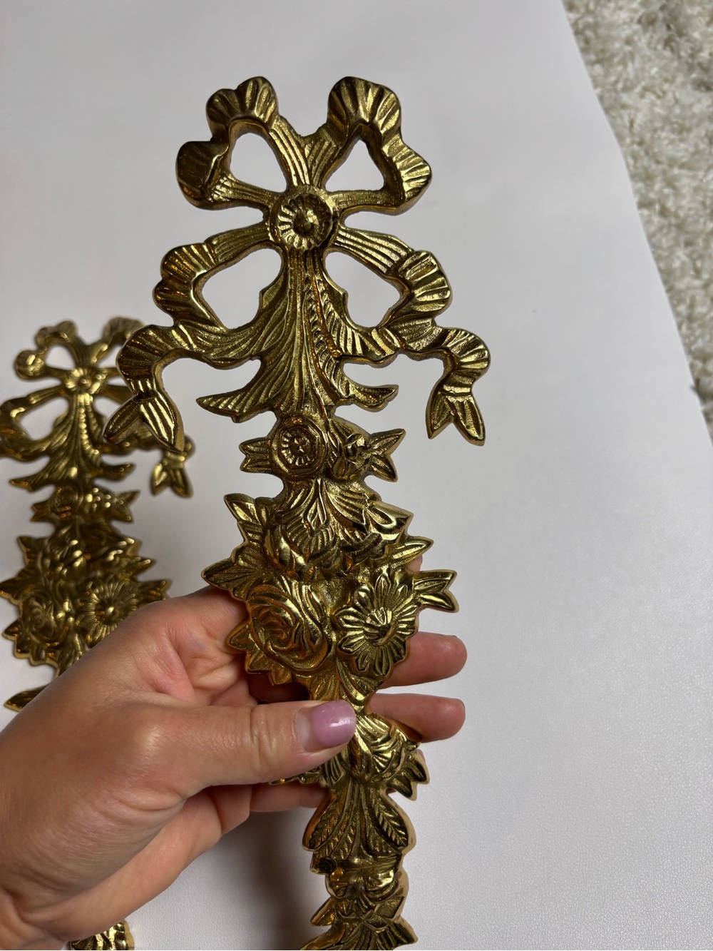 Vintage Solid Brass Hanging Bow And Floral Swag - Picture 7 of 9
